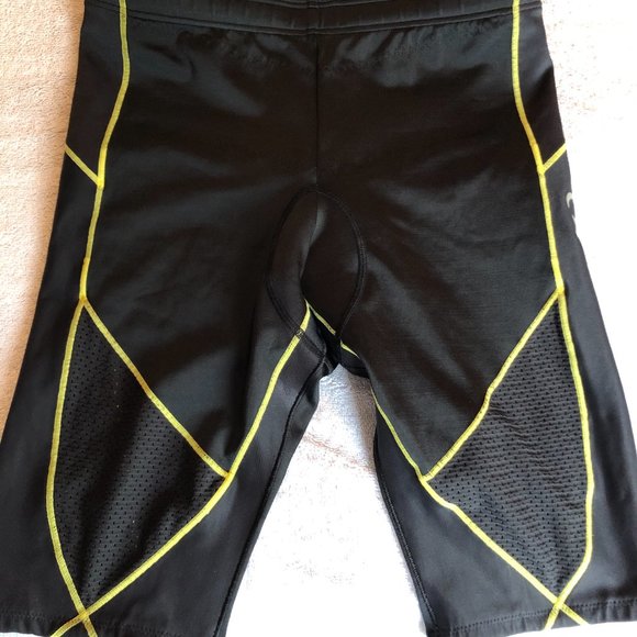 CW-X Conditioning Wear Ventilator Tri Short - Men's M / Women's L - Picture 5 of 9